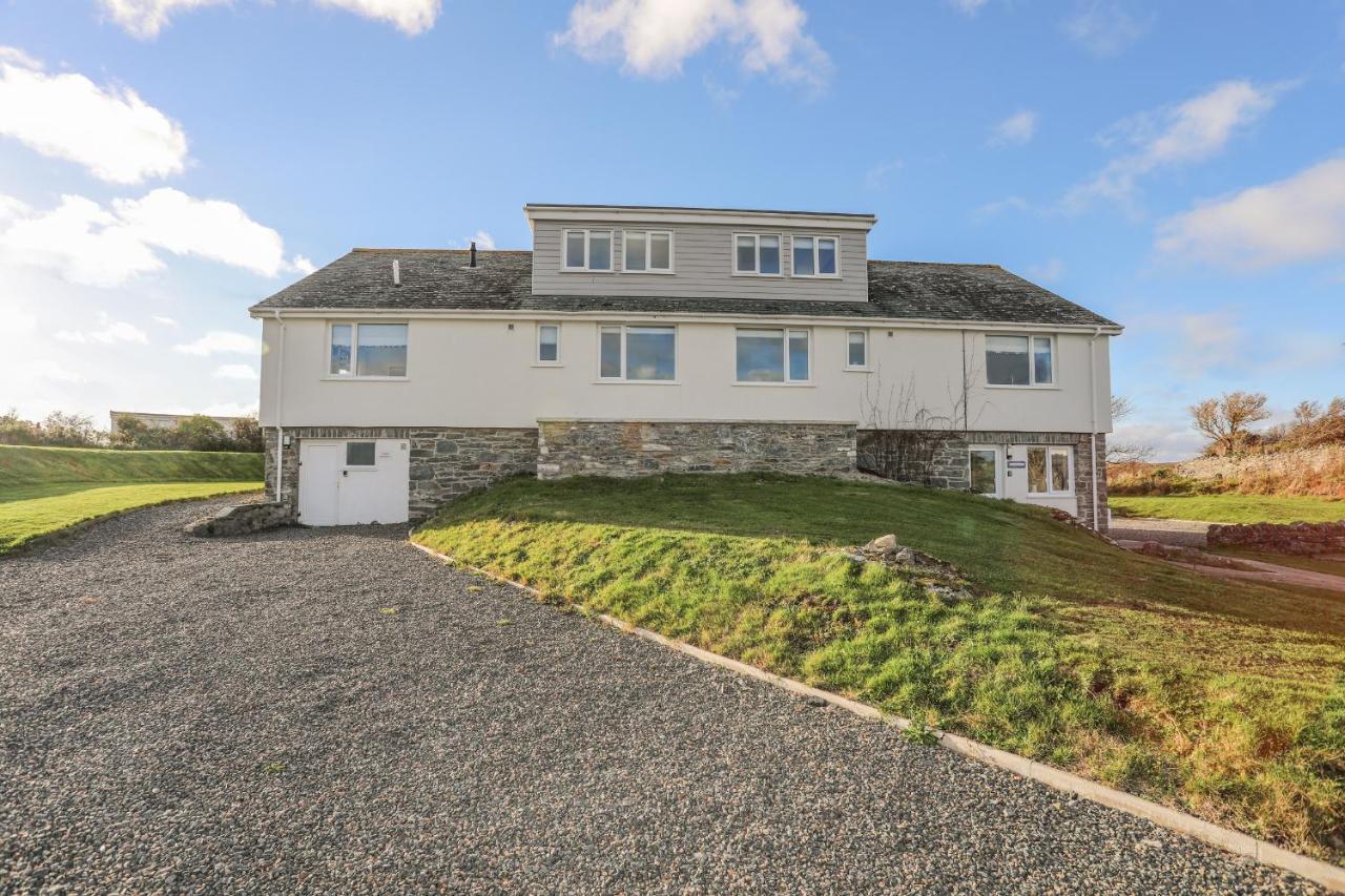 Southcott Apartment Trearddur Bagian luar foto