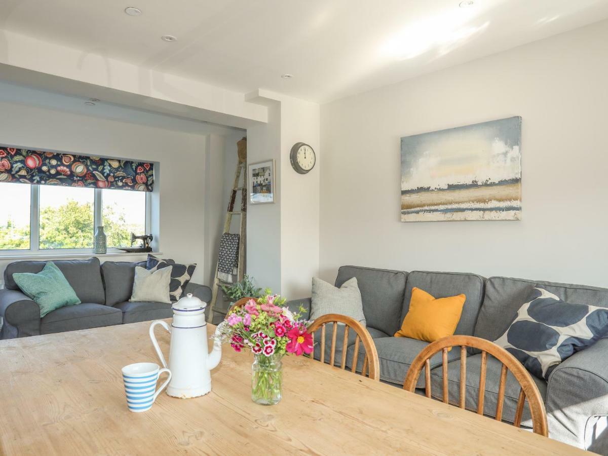 Southcott Apartment Trearddur Bagian luar foto